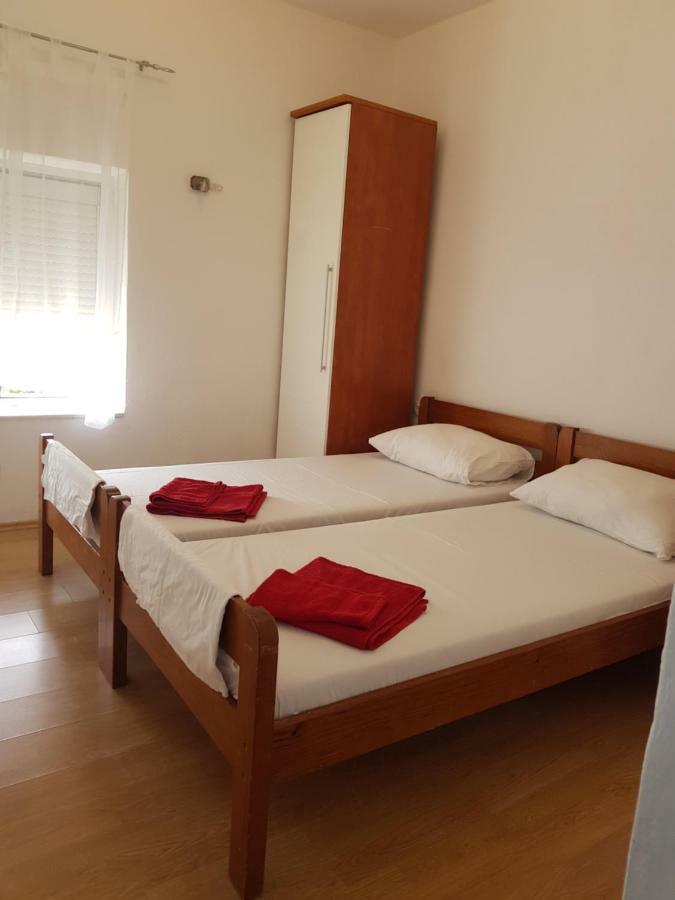 Holiday House "Villa Flora" Šibenik Eksteriør bilde